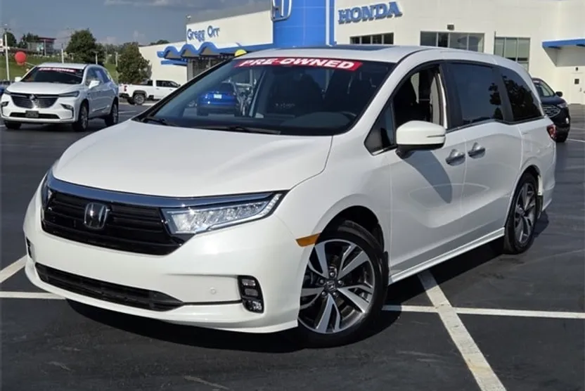2024 Honda Odyssey Touring photo 1