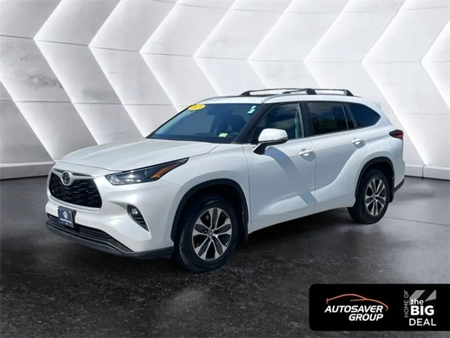 2023 Toyota Highlander XLE photo 1
