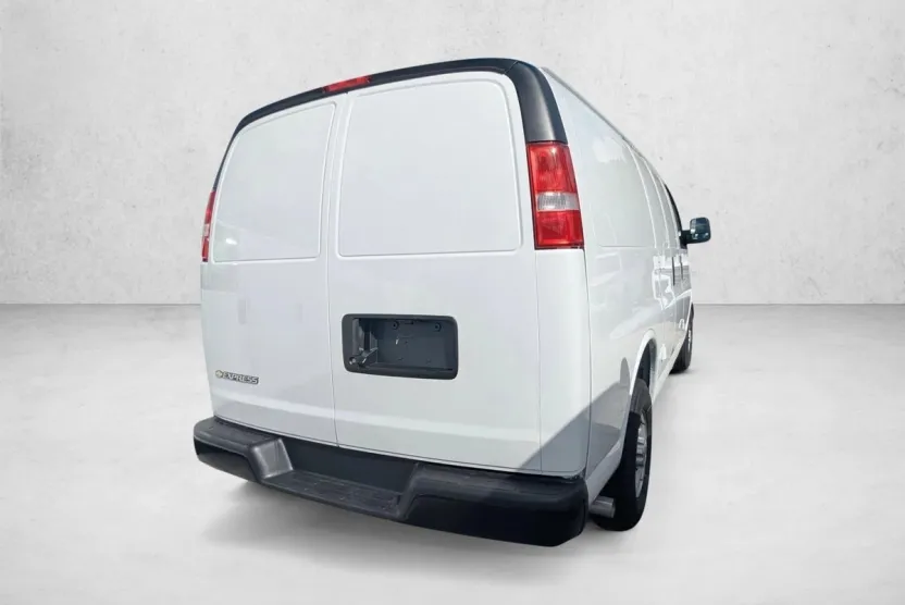 2025 Chevrolet Express Cargo 2500 Base photo 1
