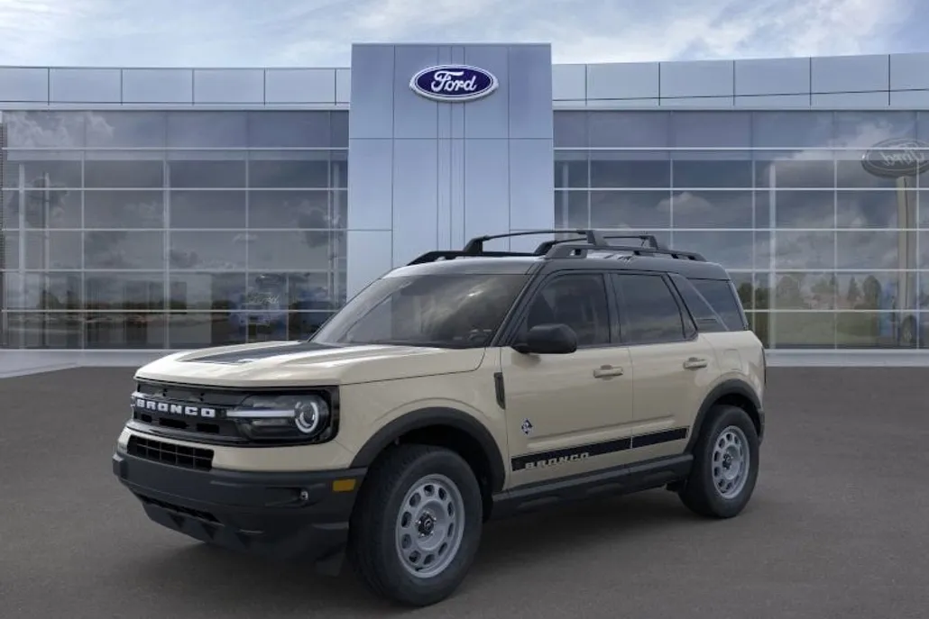 2024 Ford Bronco Sport Outer Banks photo 1