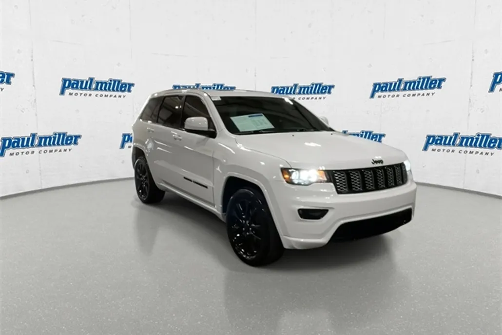 2020 Jeep Grand Cherokee Altitude photo 1