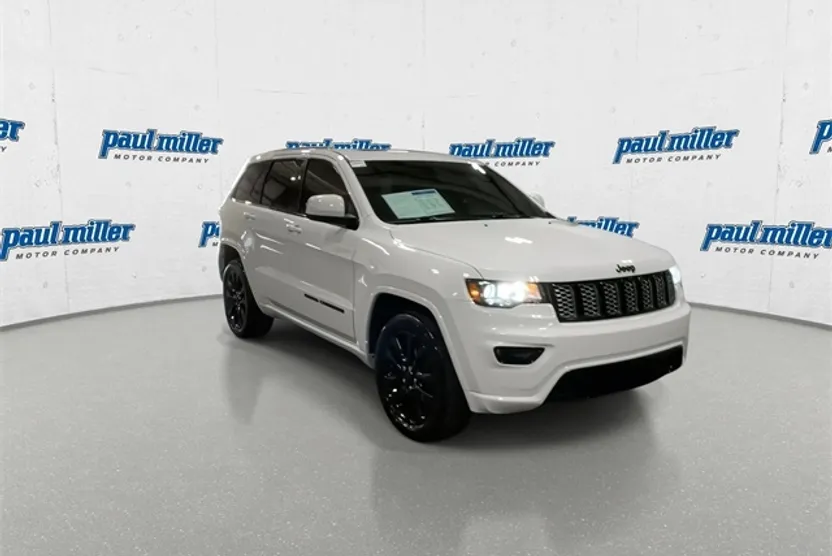 2020 Jeep Grand Cherokee Altitude photo 1