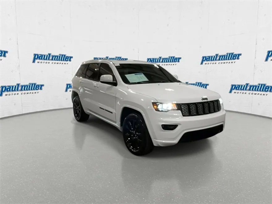 2020 Jeep Grand Cherokee Altitude photo 1