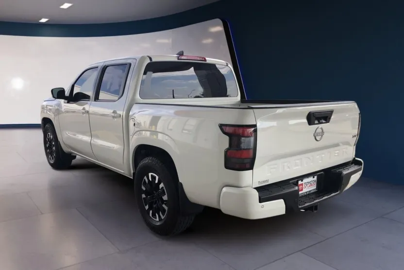 2024 Nissan Frontier Crew Cab SV photo 1