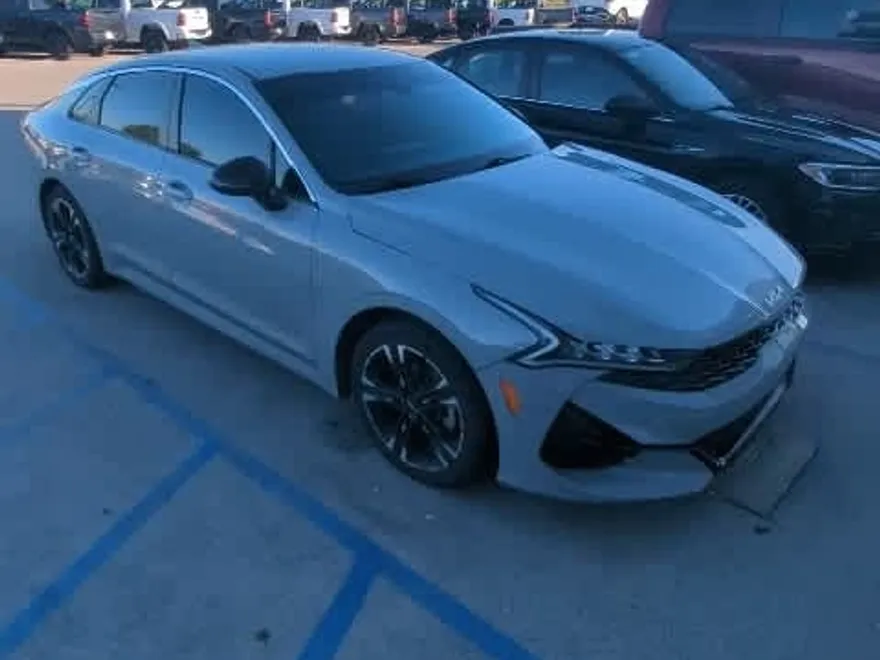 2022 Kia K5 GT-Line photo 1