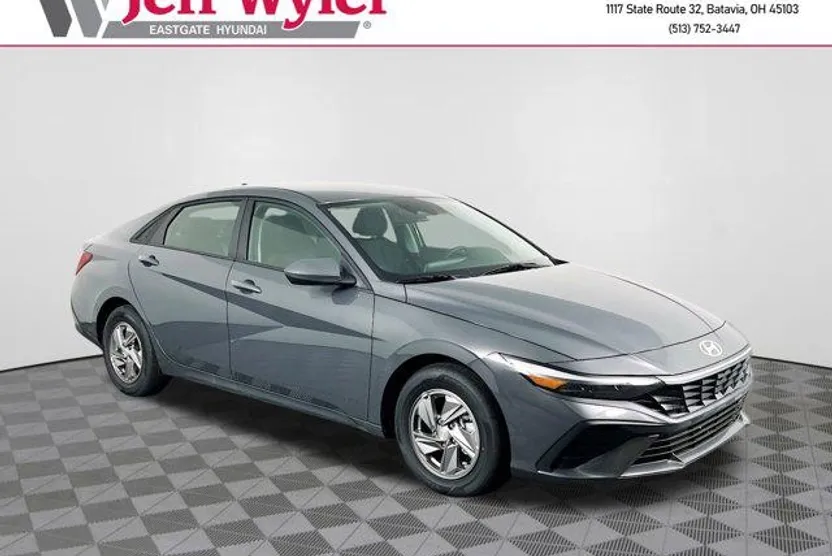 2025 Hyundai Elantra SE photo 1