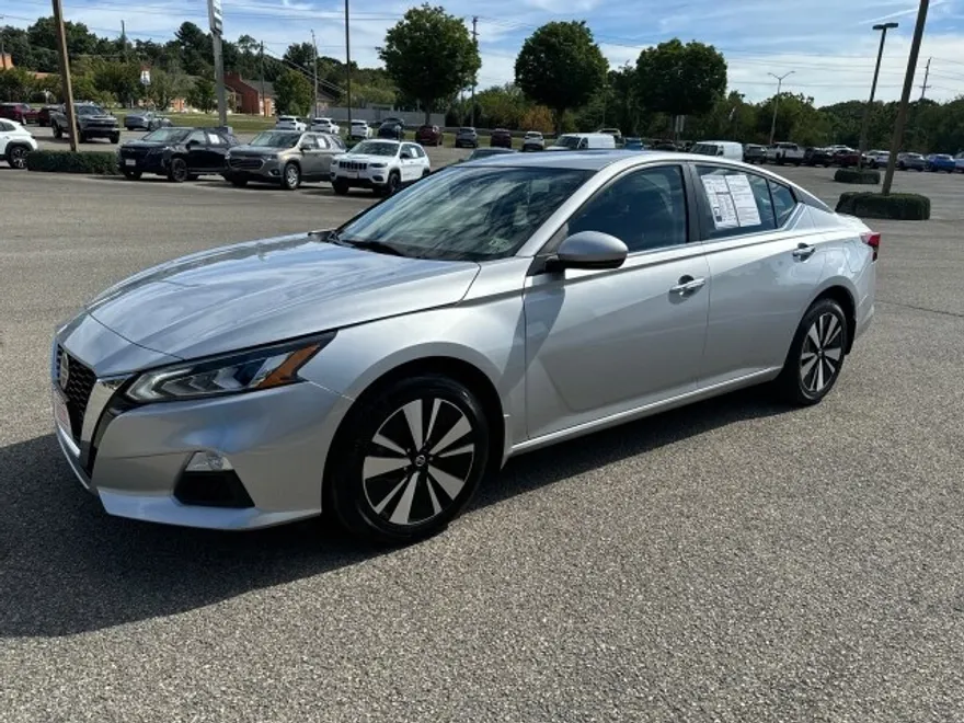 2021 Nissan Altima 2.5 SV photo 1