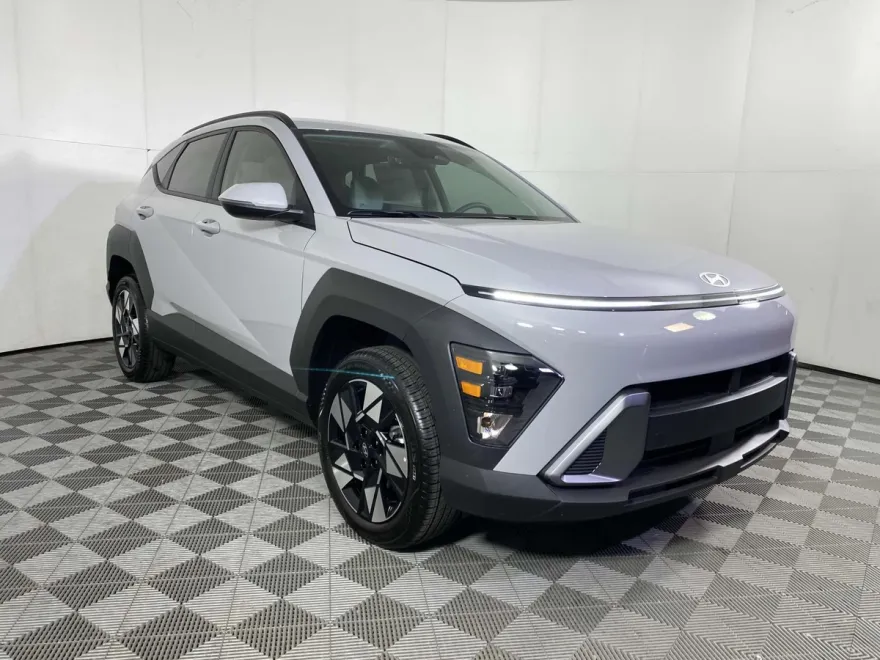 2025 Hyundai Kona SEL photo 1