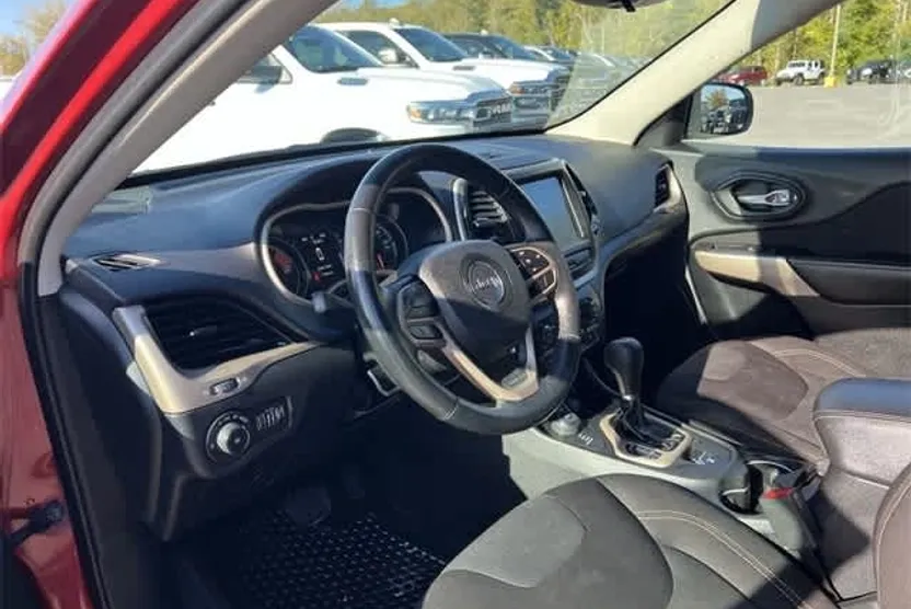 2017 Jeep Cherokee Latitude photo 1