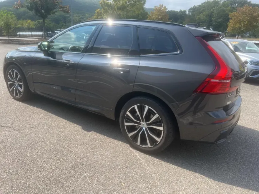2023 Volvo XC60 Recharge Hybrid Ultimate photo 1