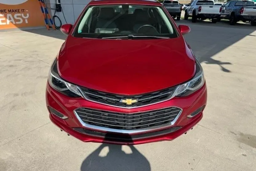 2017 Chevrolet Cruze Premier photo 1