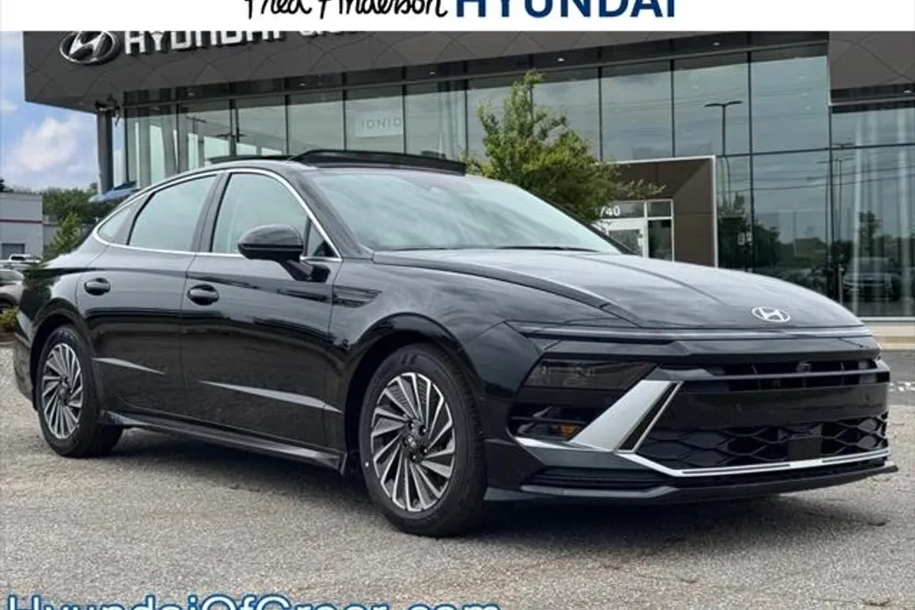 2025 Hyundai Sonata Hybrid Limited photo 1