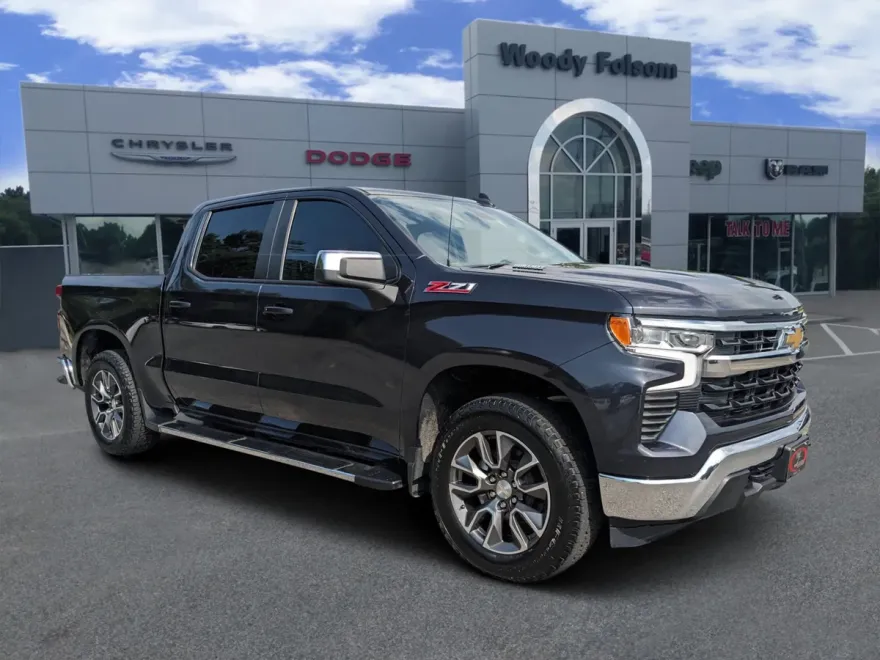 2022 Chevrolet Silverado 1500 LT photo 1