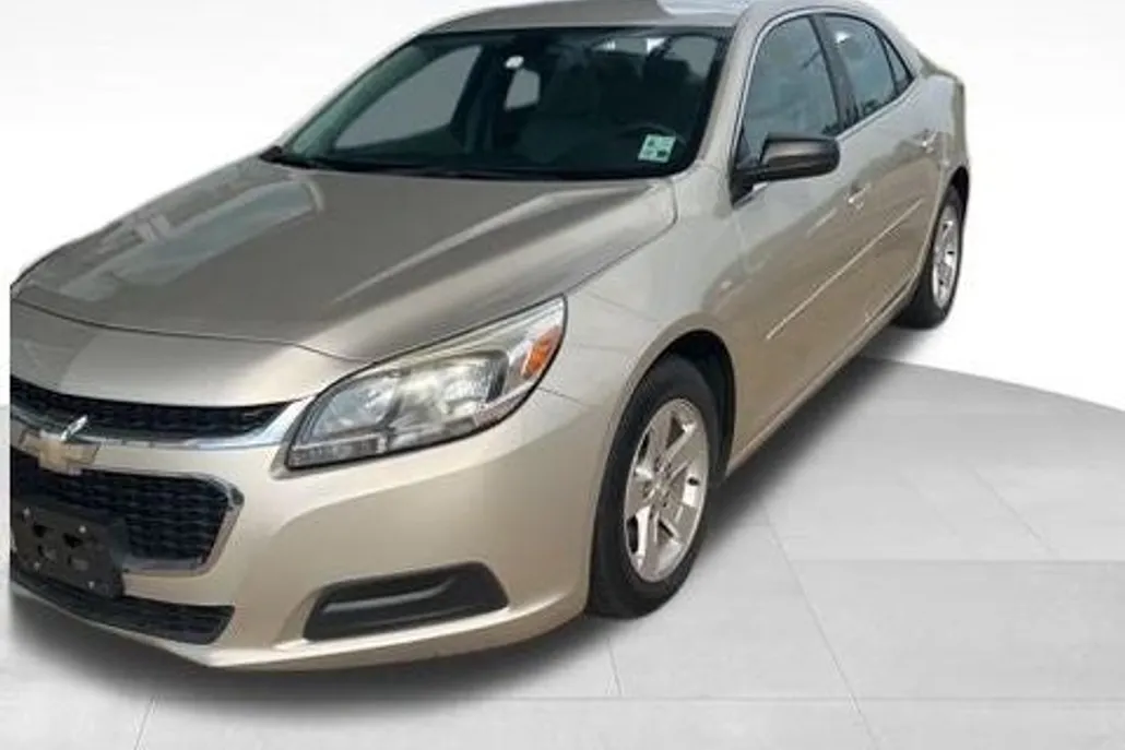 2015 Chevrolet Malibu photo 1