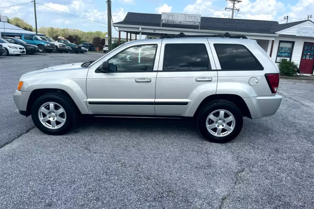 2009 Jeep Grand Cherokee Laredo photo 1