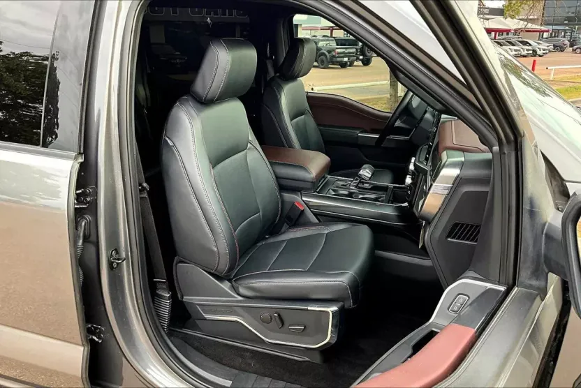 2022 Ford F-150 Lariat photo 1