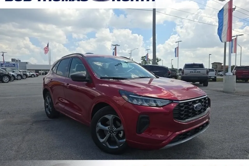 2023 Ford Escape ST-Line photo 1