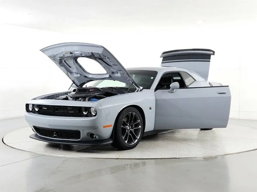 2022 Dodge Challenger R/T Scat Pack photo 8