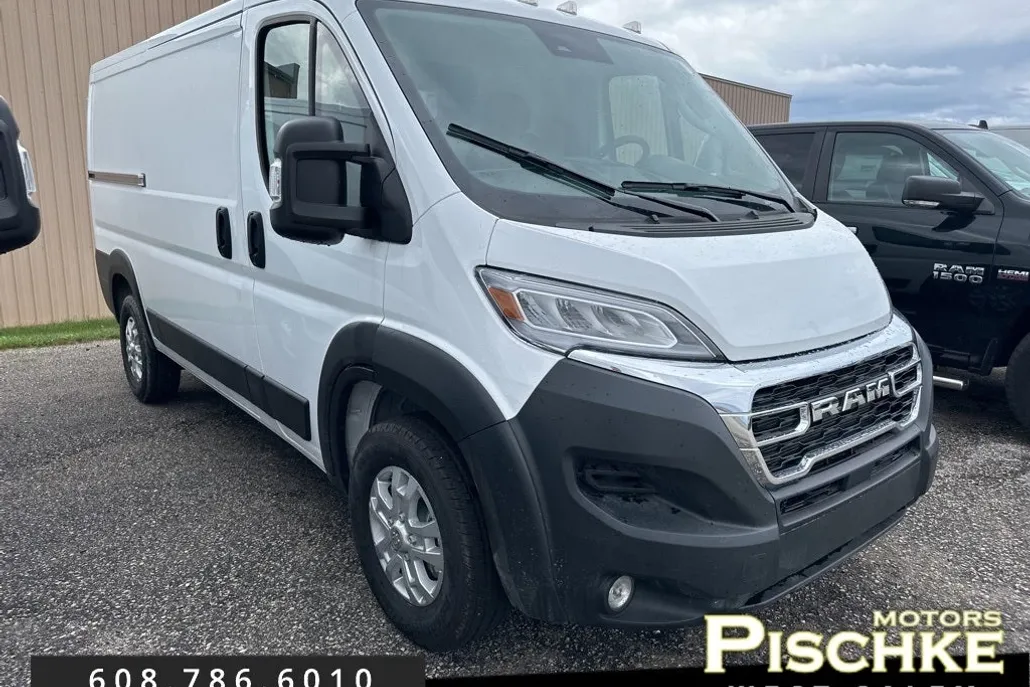 2025 Ram 2500 SLT photo 1