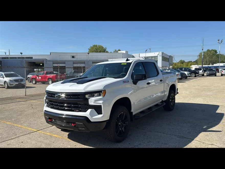 2026 Chevrolet Silverado 1500 LT Trail Boss photo 1