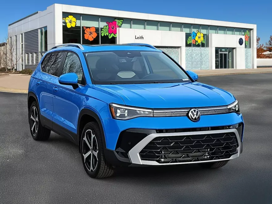 2025 Volkswagen Taos SEL photo 1