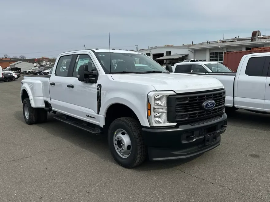 2025 Ford F-350 XL photo 1