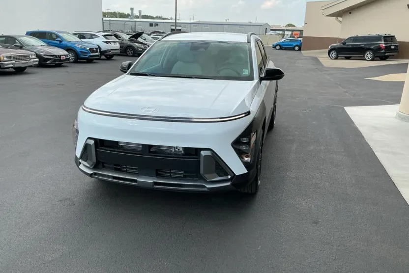 2026 Hyundai Kona SEL photo 1