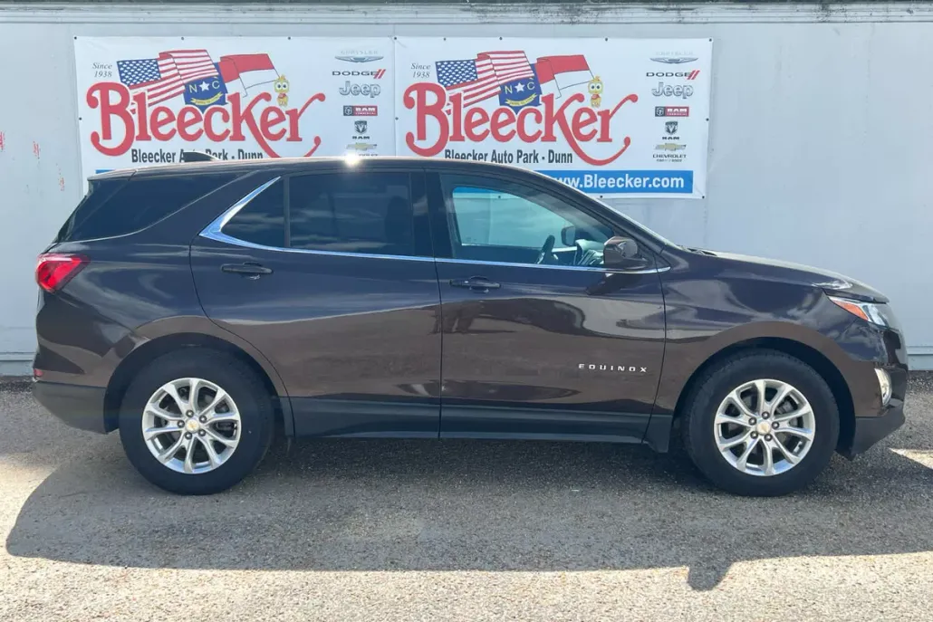 2020 Chevrolet Equinox LT photo 1