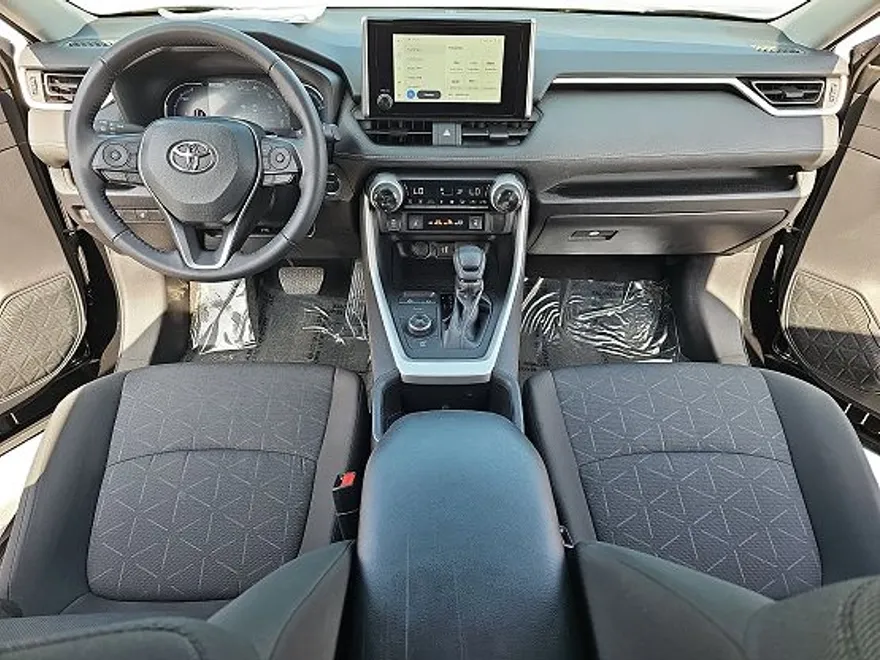 2024 Toyota RAV4 LE photo 1