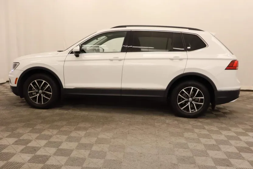 2021 Volkswagen Tiguan SE photo 1