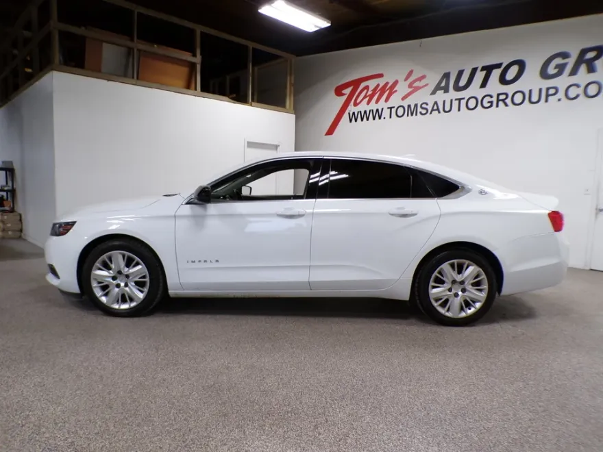2017 Chevrolet Impala LS photo 1