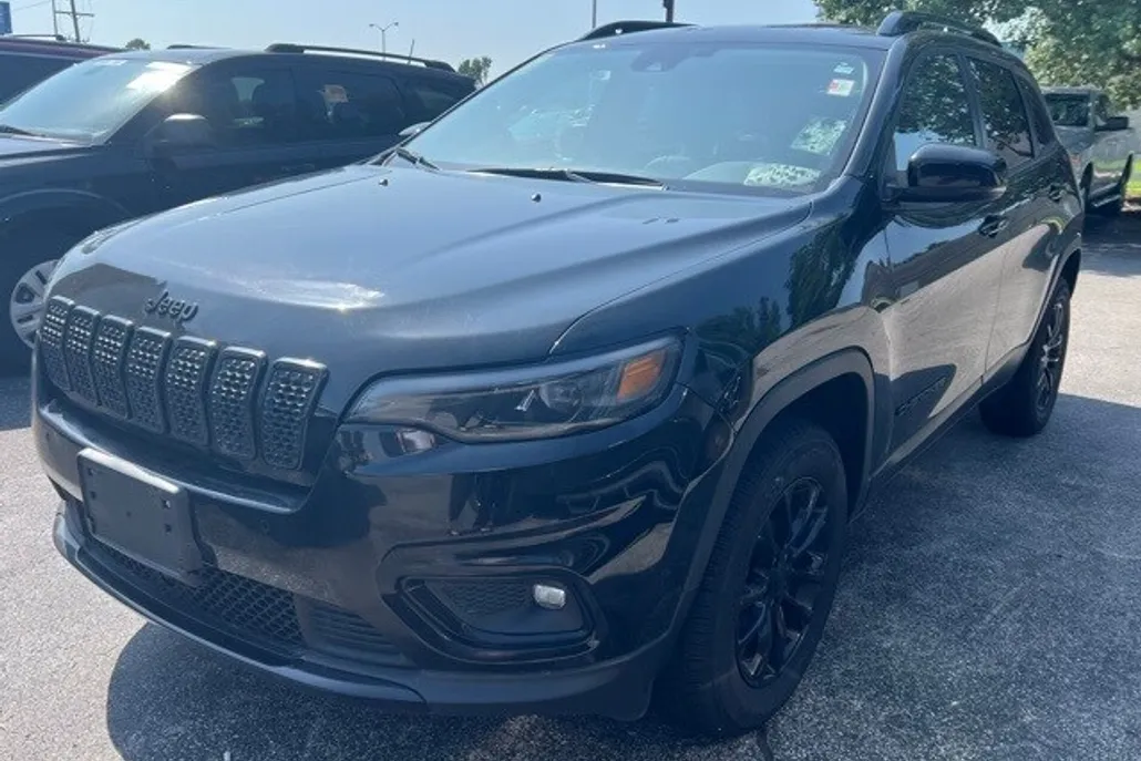 2023 Jeep Cherokee Altitude photo 1