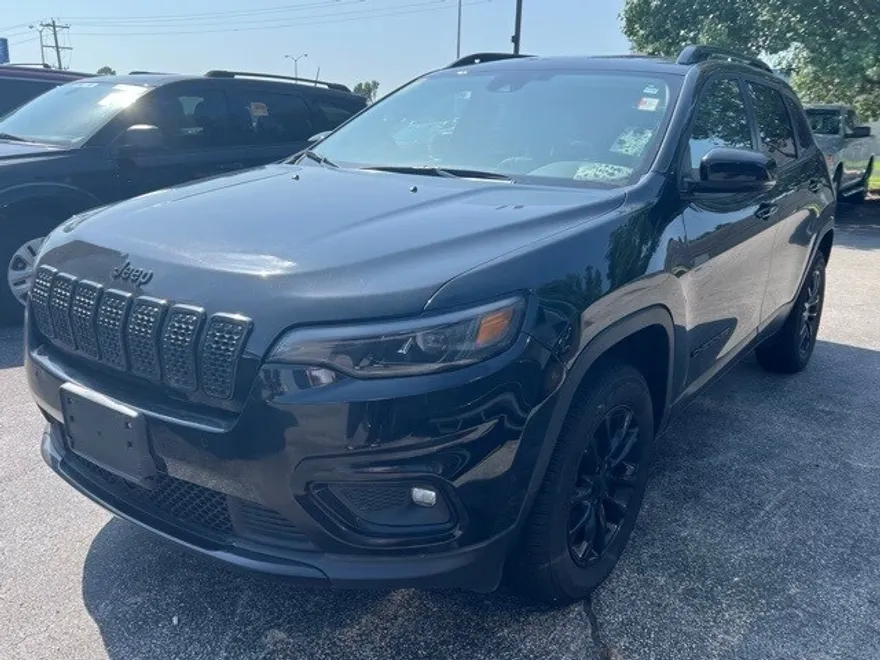 2023 Jeep Cherokee Altitude photo 1