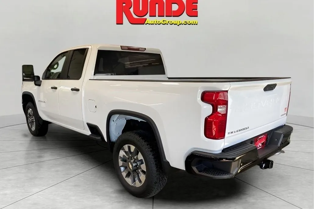 2024 Chevrolet Silverado 2500HD Custom photo 1
