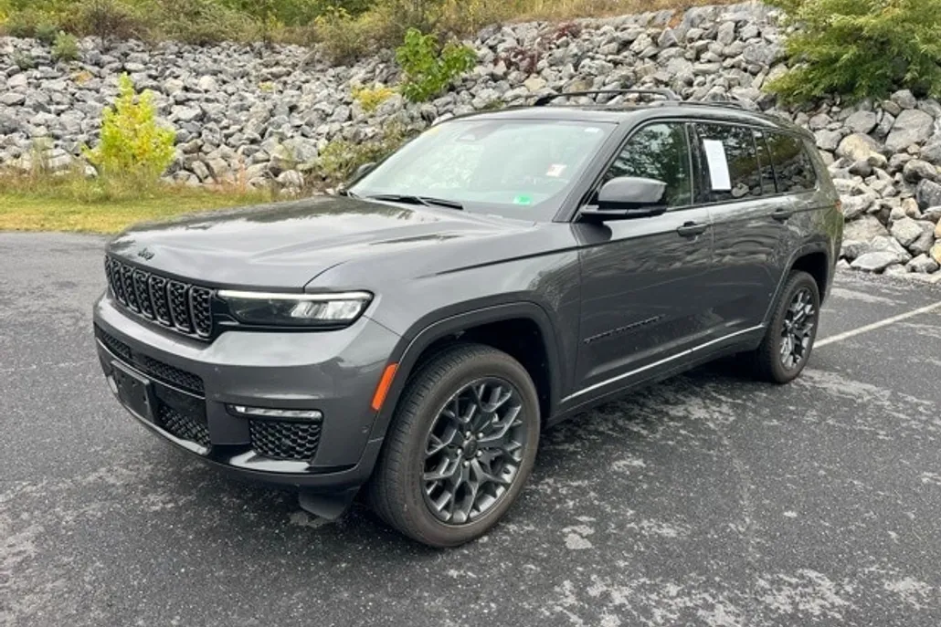 2024 Jeep Grand Cherokee L Summit photo 1