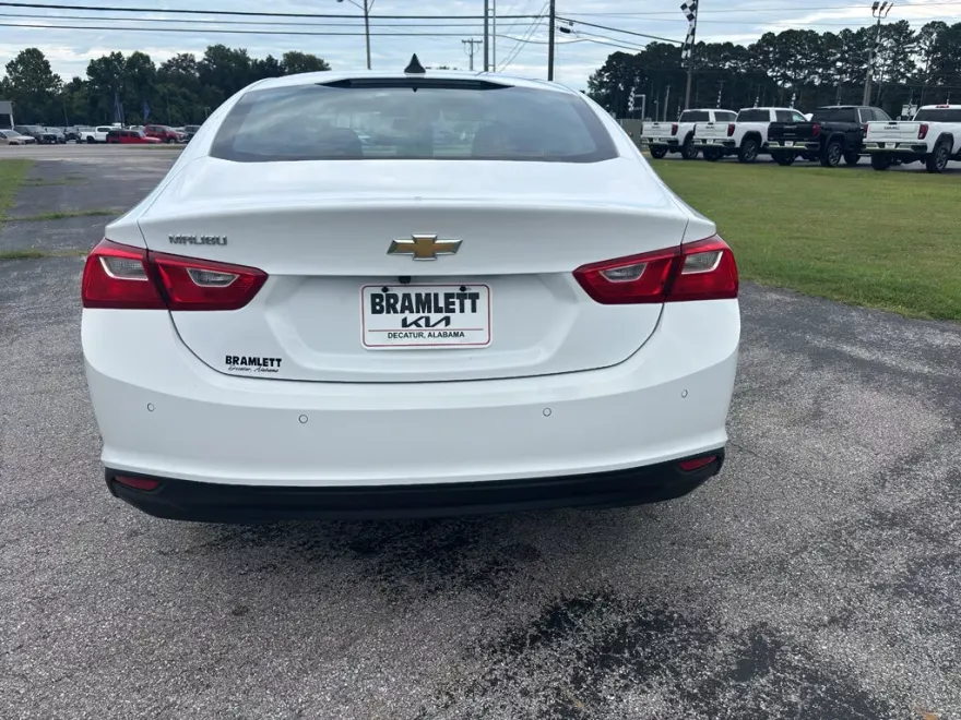 2024 Chevrolet Malibu LS photo 1