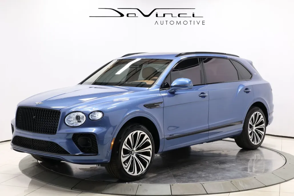 2023 Bentley Bentayga V8 photo 1