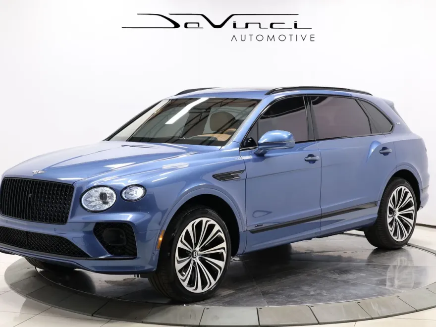 2023 Bentley Bentayga V8 photo 1
