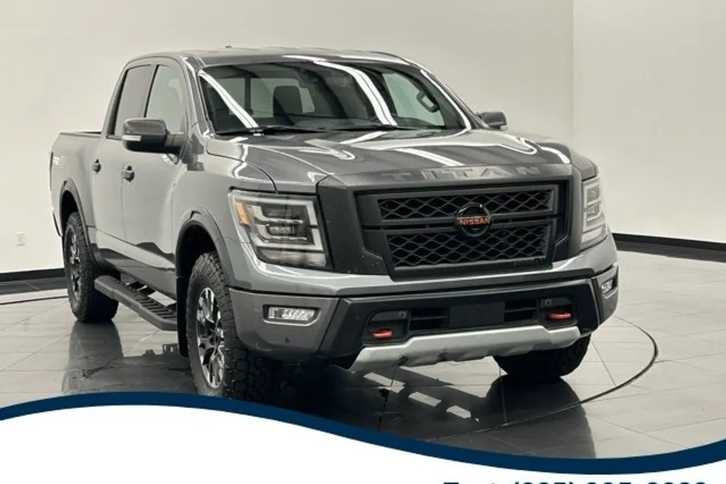 2022 Nissan Titan PRO-4X photo 1