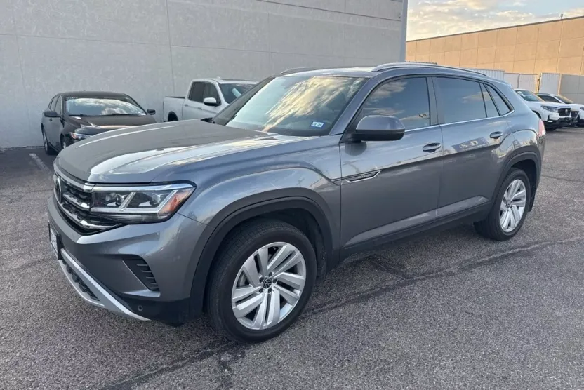 2021 Volkswagen Atlas Cross Sport V6 SE Technology photo 1