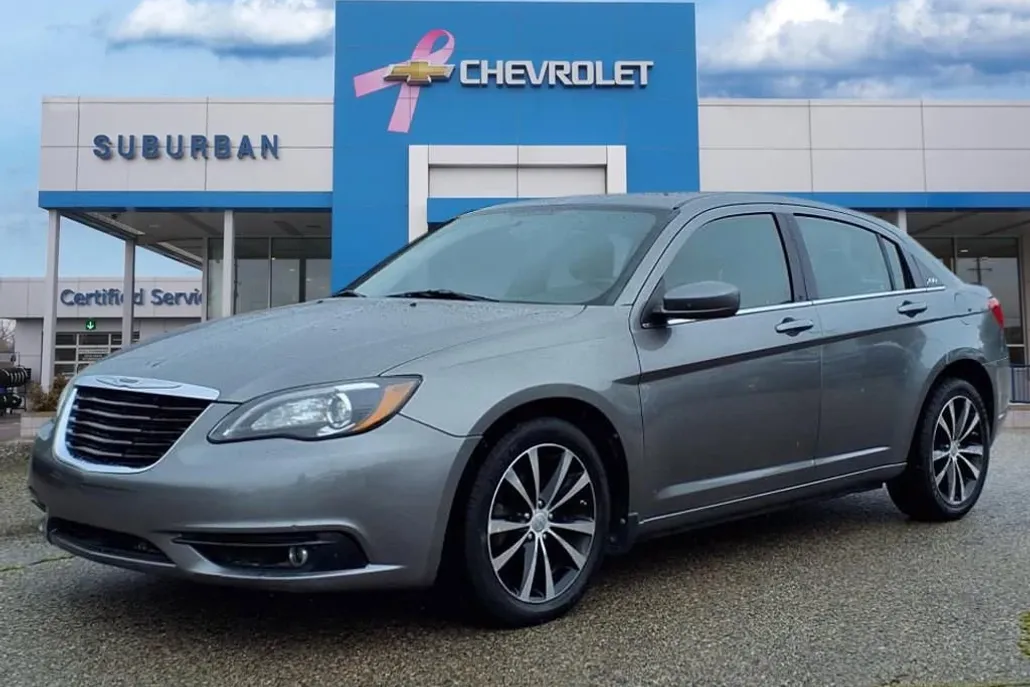 2012 Chrysler 200 S photo 1