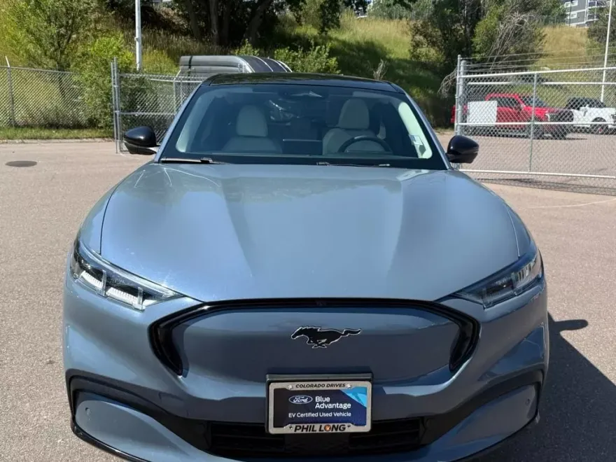 2023 Ford Mustang Mach-E Premium photo 1
