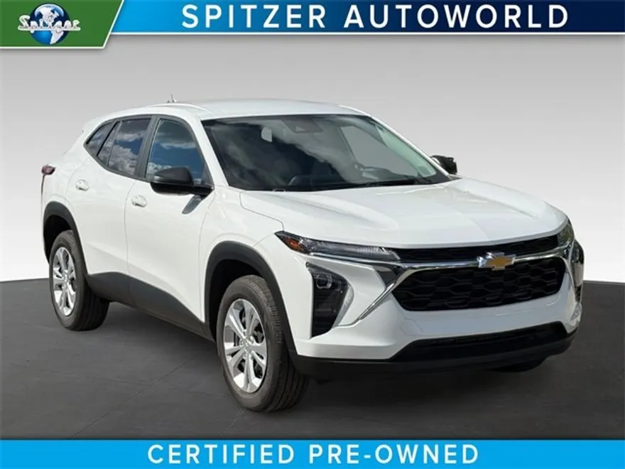 2024 Chevrolet Trax LS photo 1