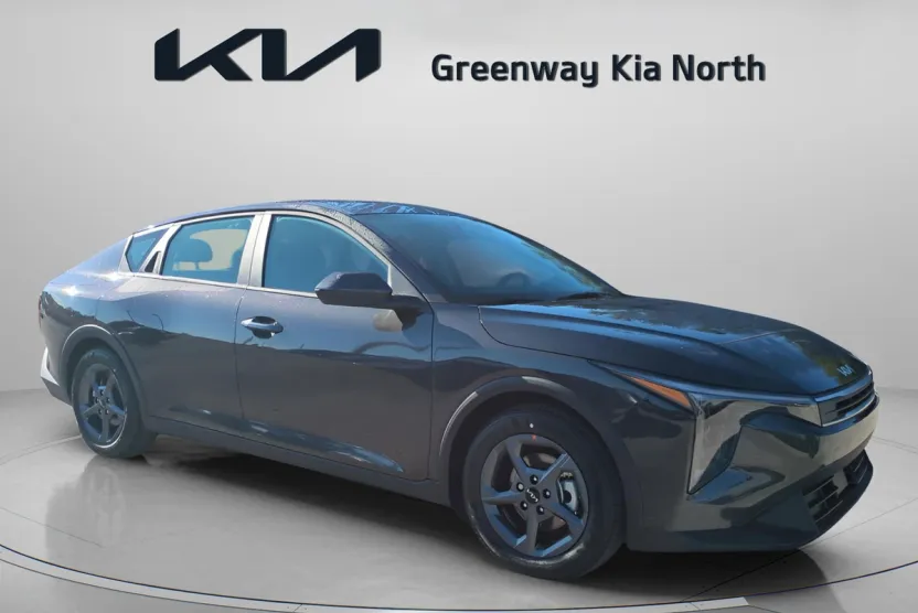 2025 Kia K4 LXS photo 1