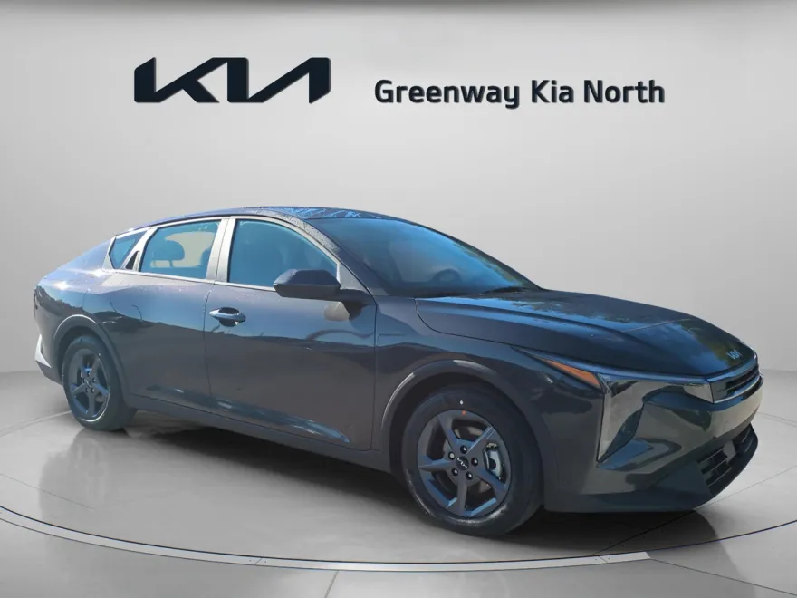 2025 Kia K4 LXS photo 1