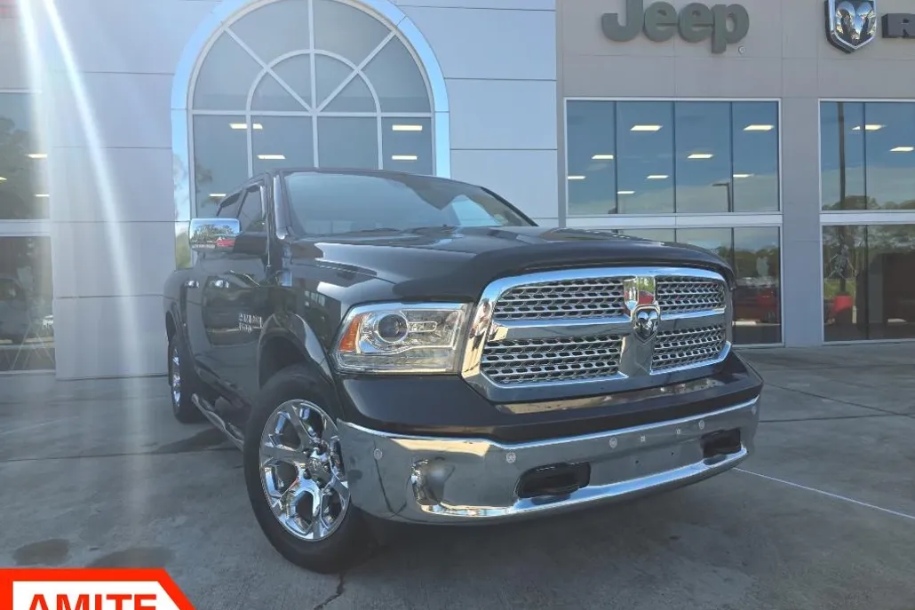 2017 Ram 1500 Laramie photo 1