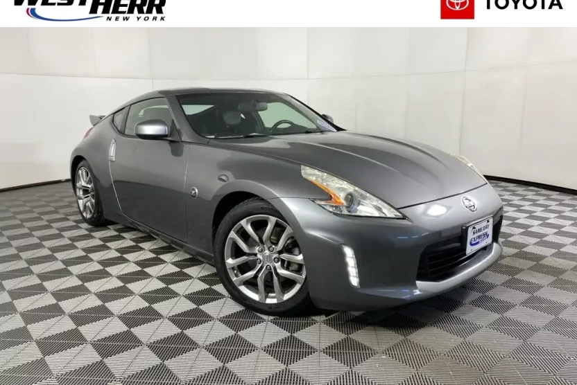 2013 Nissan 370Z Touring photo 1