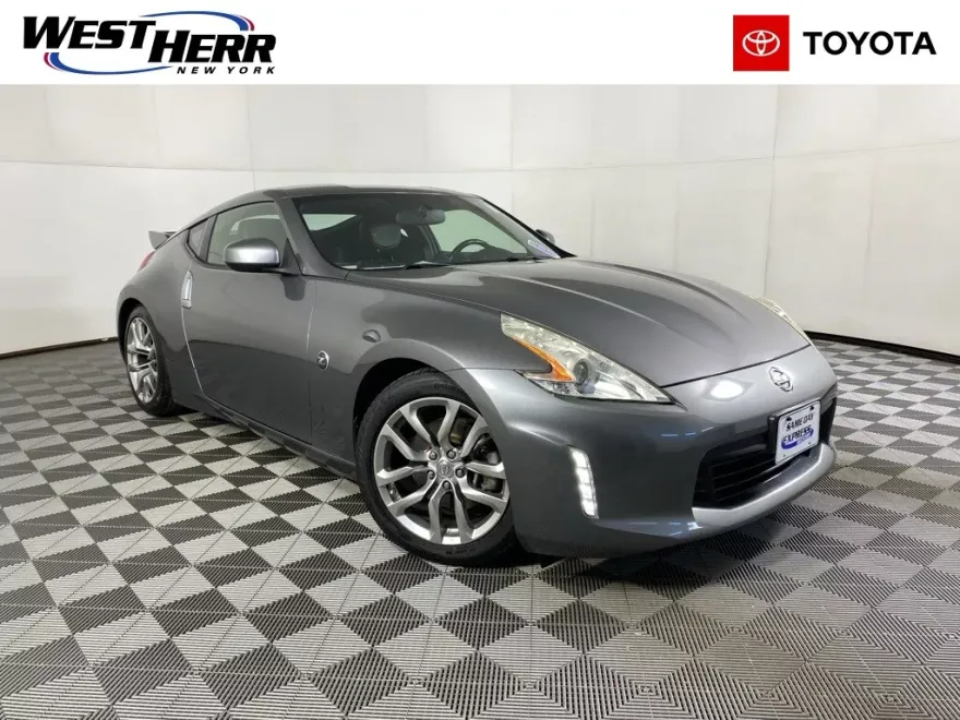 2013 Nissan 370Z Touring photo 1