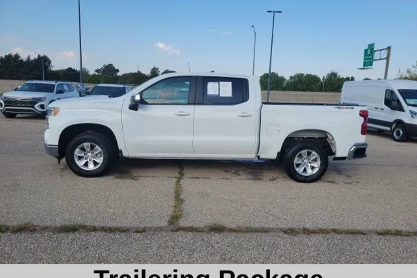 2025 Chevrolet Silverado 1500 LT photo 1