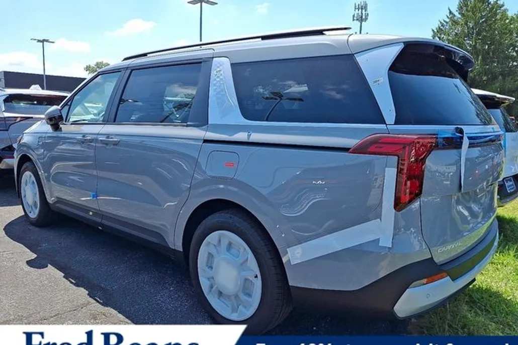 2026 Kia Carnival EX photo 1